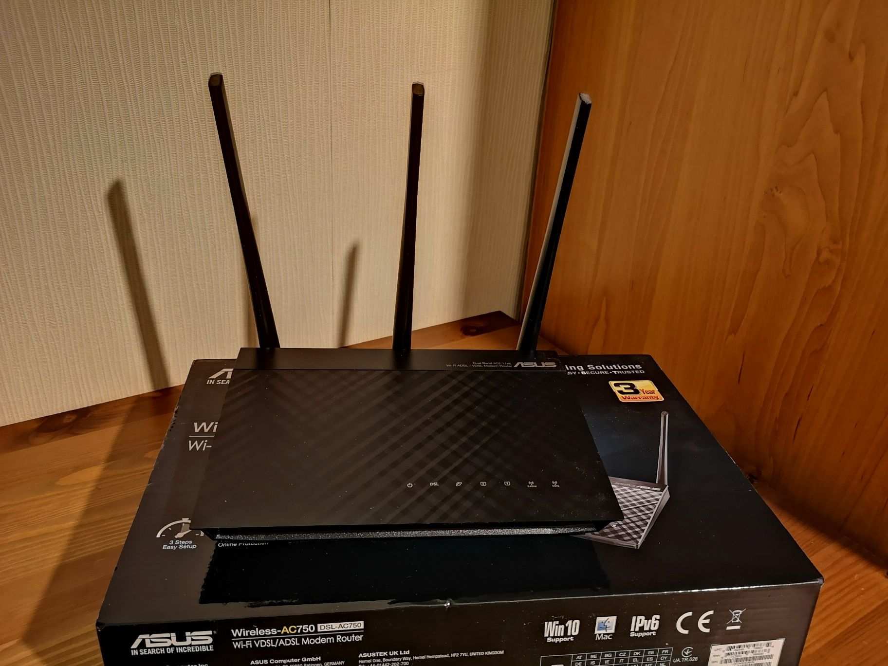 ASUS Dwupasmowy router Wi-Fi AC750 z modemem ADSL/VDSL