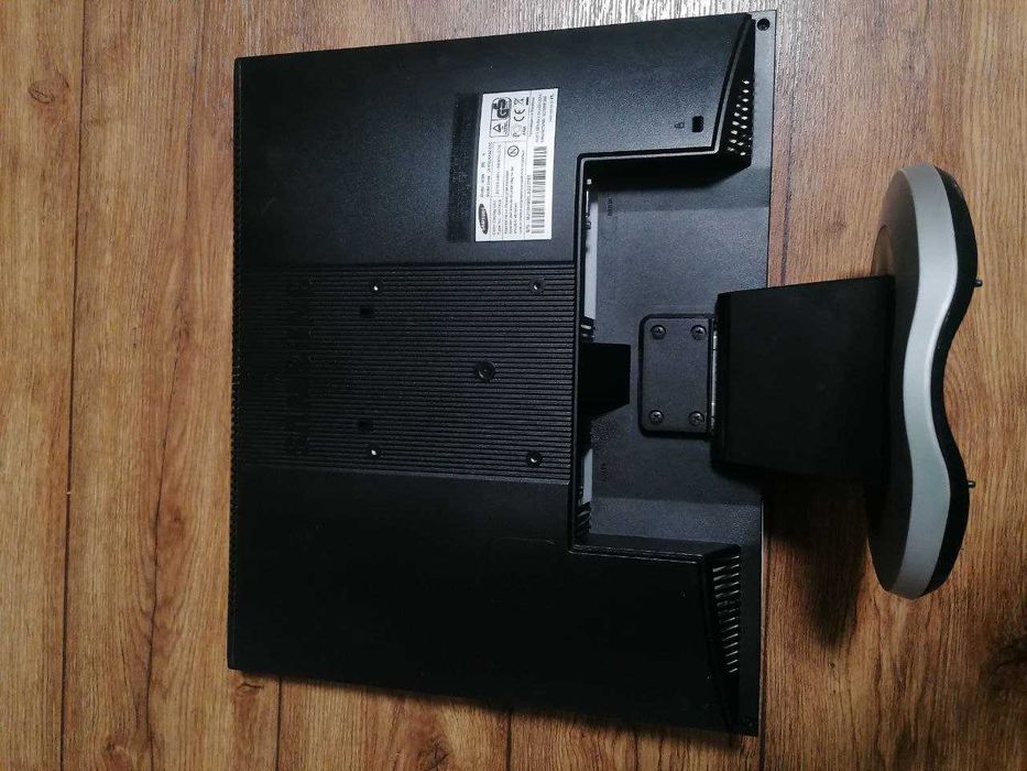 Монітор 19" Samsung 920N LS19MJAKSZ Сріблястий
