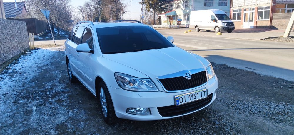 Продам сімейний автомобіль