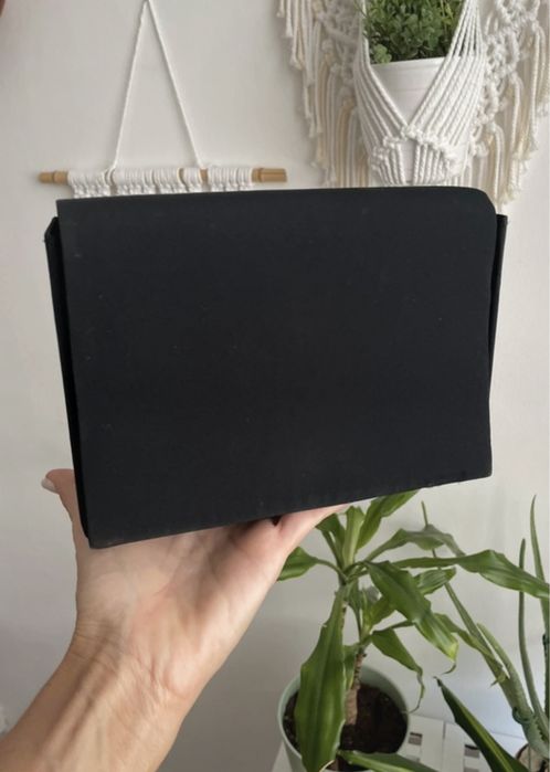 Clutch preta Roberta Molemaar