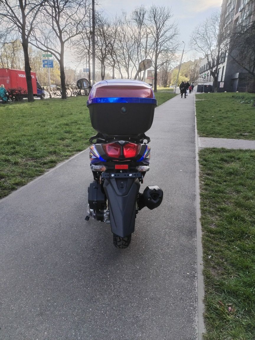 Скутер SPARK SP150S-19BN