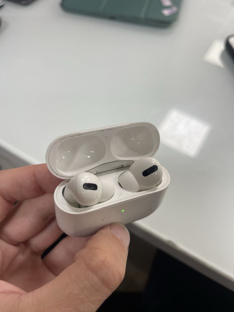 оригінальний кейс та навушники для airpods pro/оригінал/
