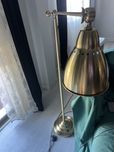 Candeeiro dourado chão