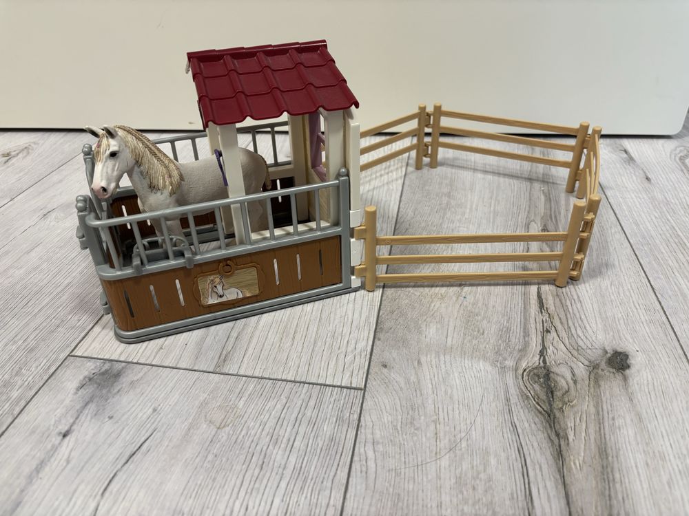 Schleich stajnia