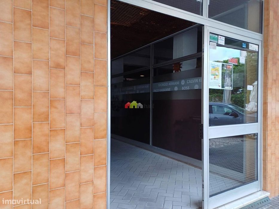 Loja com 12,40 m2 em Centro Comercial no Alto do Seixalinho