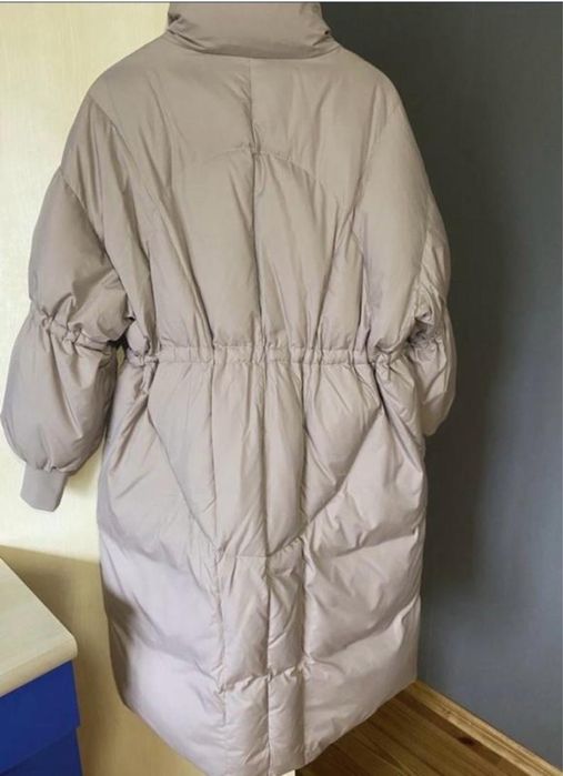 Жіночий пуховик дуже гарної якості. Теплий та стильний.