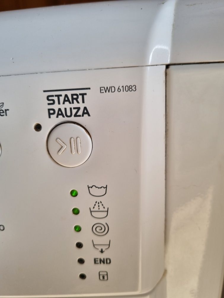 Pralka indesit na 6kg 1000obrotow  wirowania energooszczędna