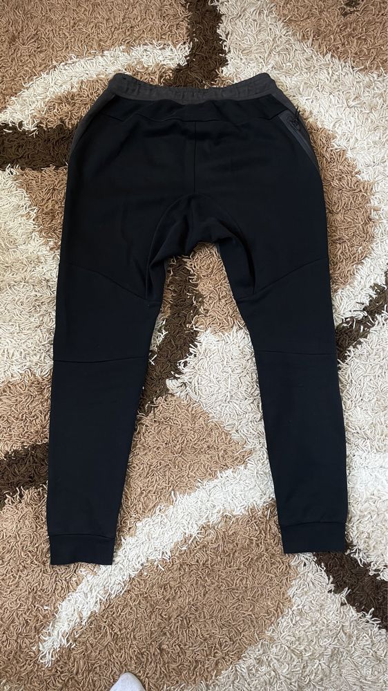 Штани tech fleece s