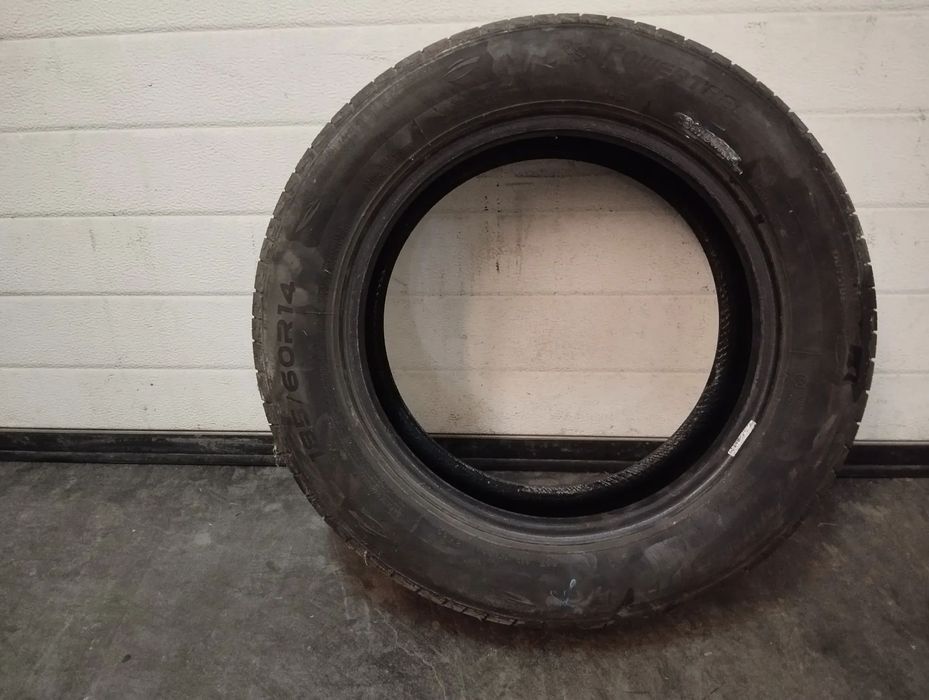 PAR DE PNEUS 185/60R14 (SEMINOVOS)