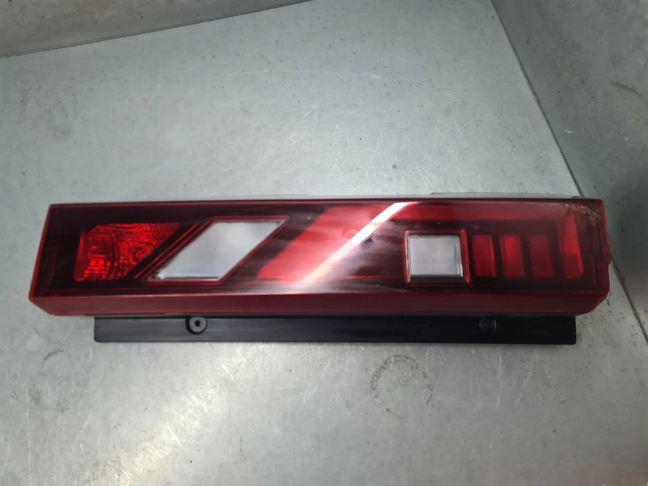 Farolim esquerdo RENAULT Master IV (F8__)