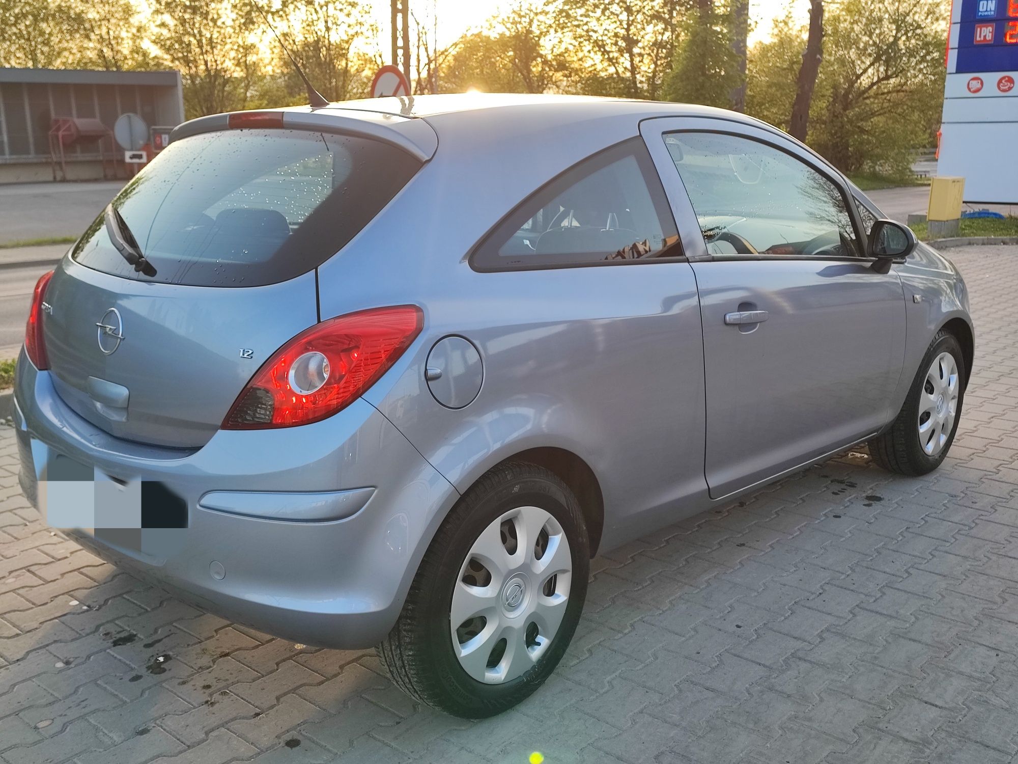 Opel Corsa 1.2ben 80 km klima  70 tys km KS service +tuv