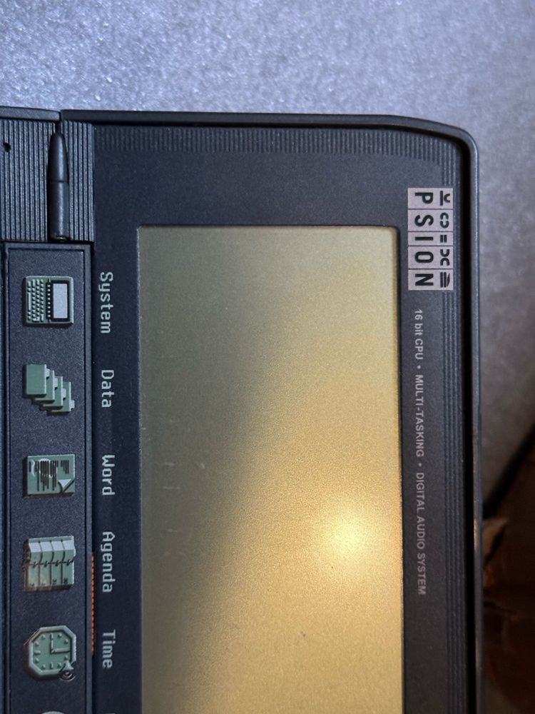 Psion series 3a, 1993 psion PLC, palmtop