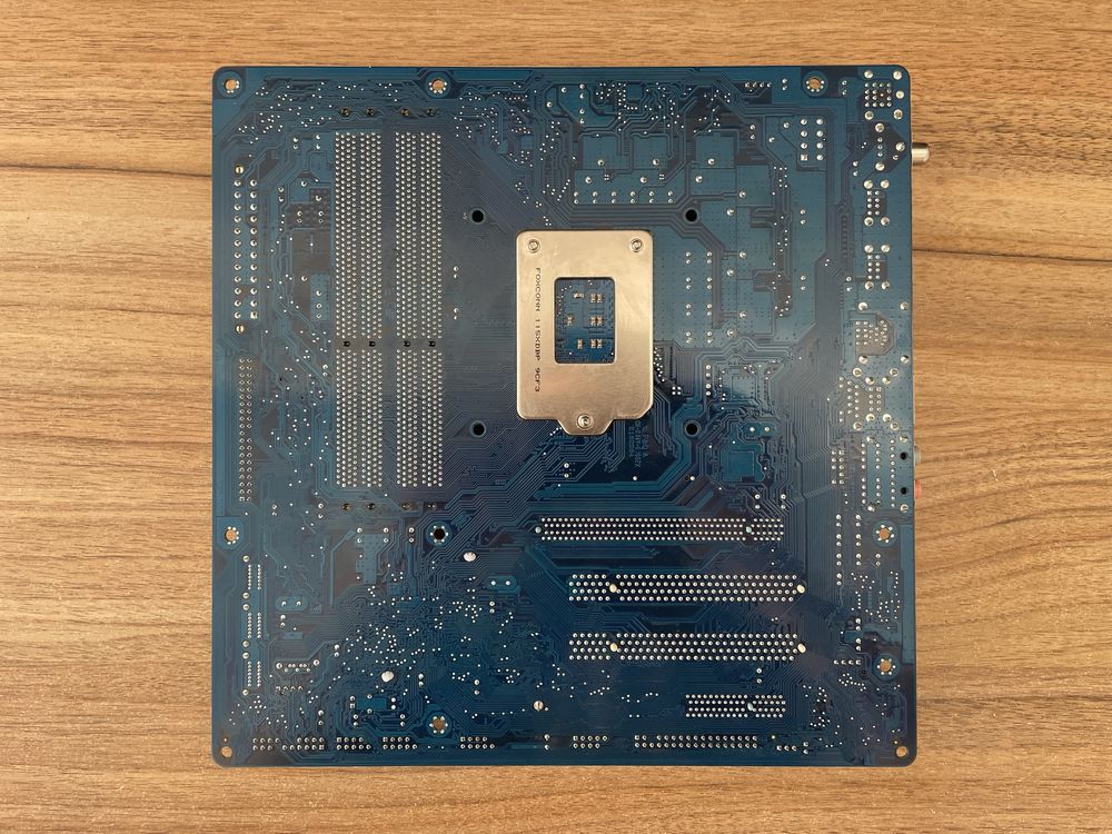 GIGABYTE GA-P55M-UD2 (LGA 1156) / XEON X3450 / DDR3 1333MHz (2x4Gb)