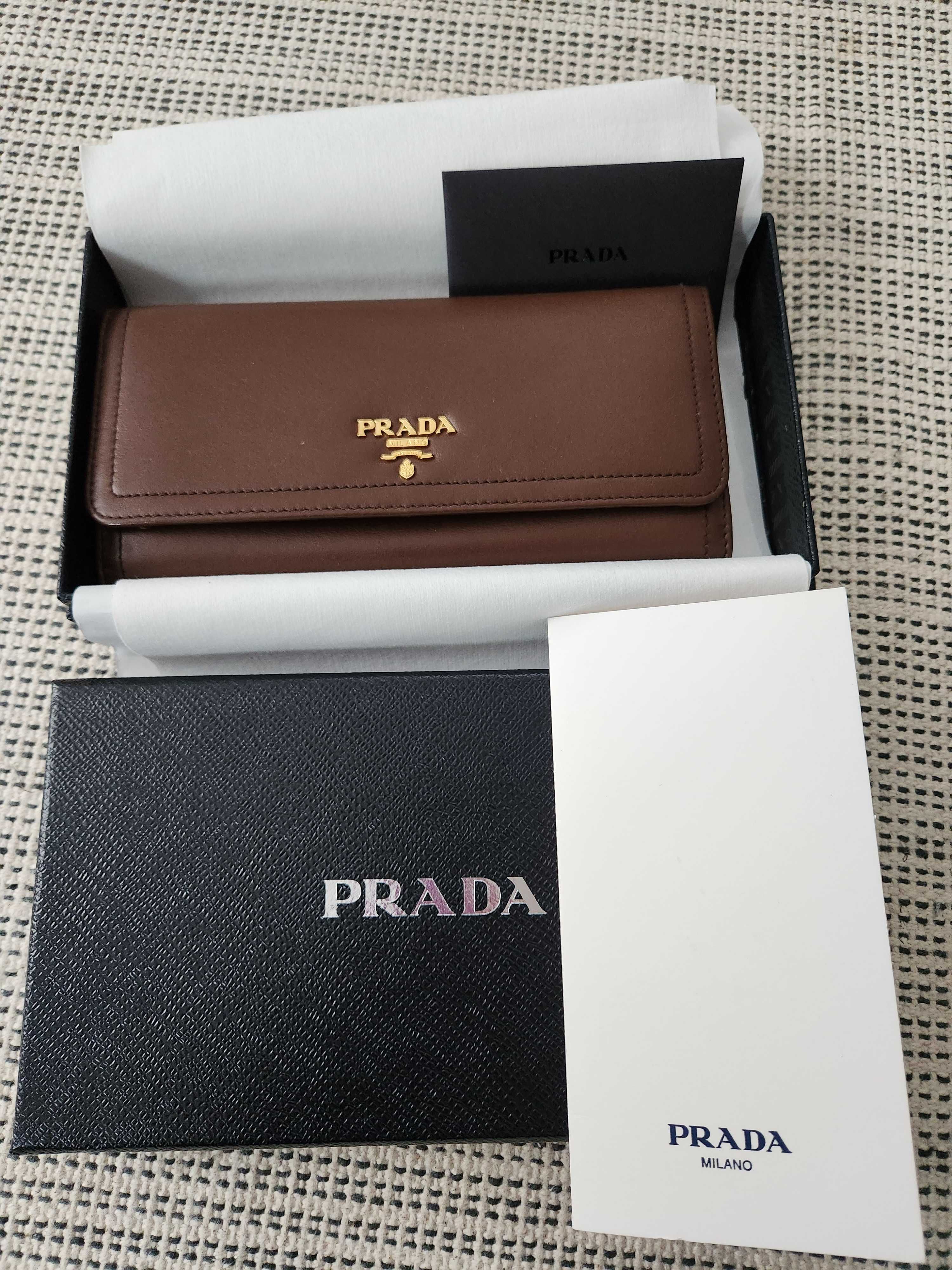 Prada Wallet - brazowy portfel