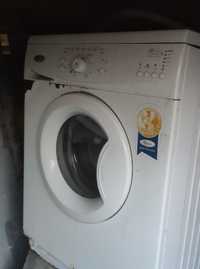 Продам пральну машину whirlpool