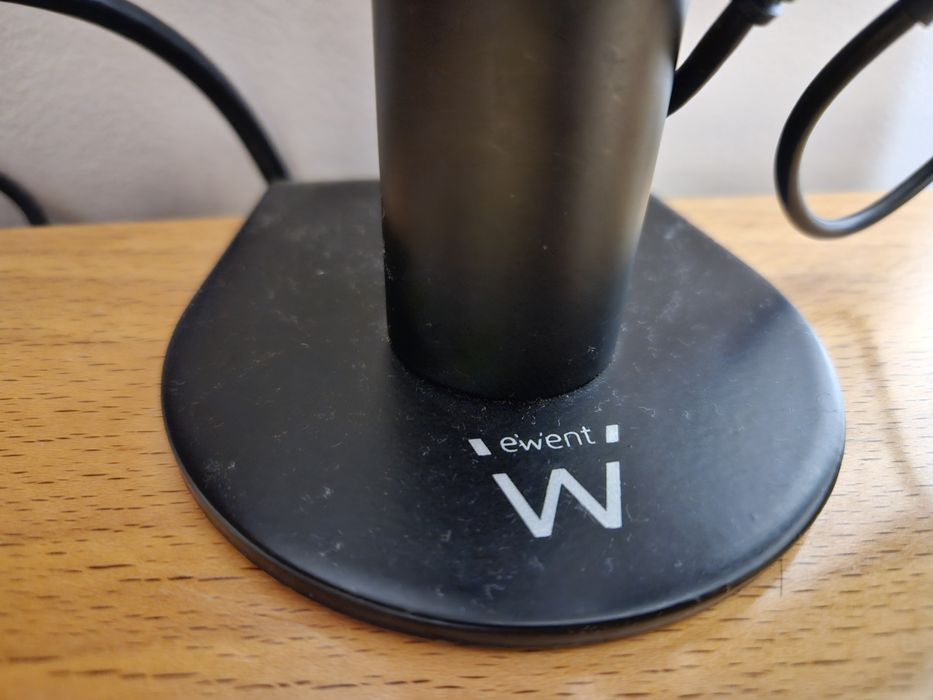 2 monitores AOC 24G2U