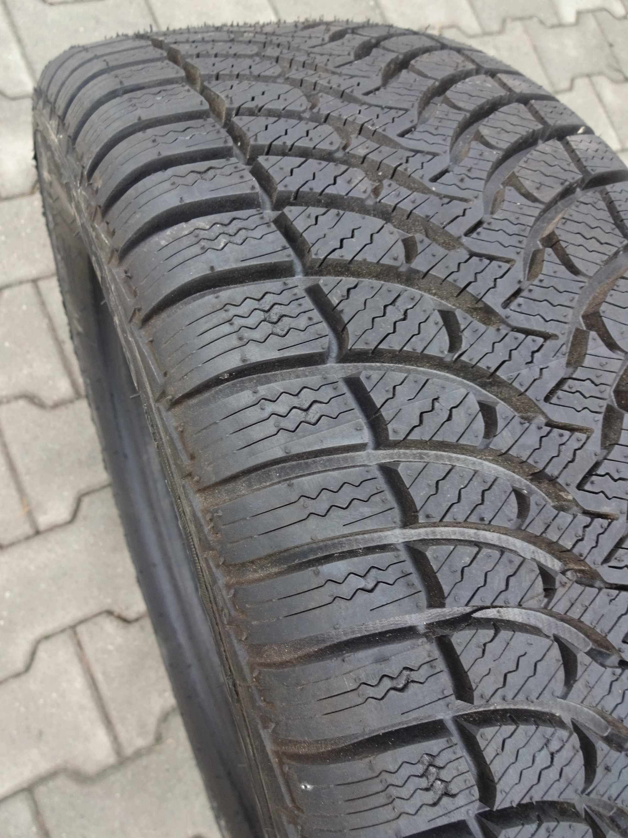 4x Opony Bieżnikowane 225/55R16 Zimowe Drugi Gatunek