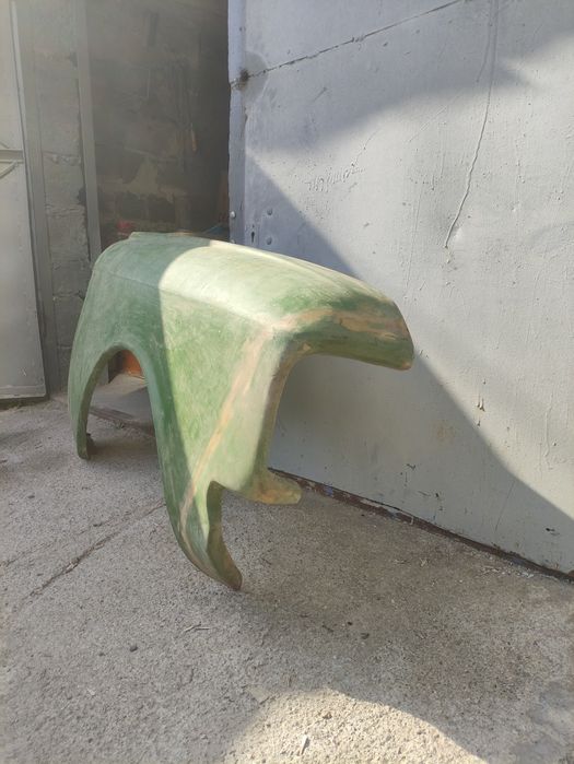 Продам крило Москвич