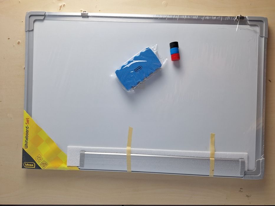 Idena tablica suchościeralna 60x40 cm – magnetyczna, z ramą aluminiową