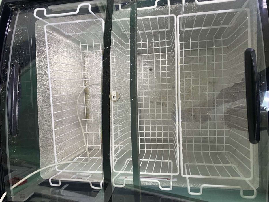 Морозильний лар професійний для торгівлі і зберігання JUKA M200S