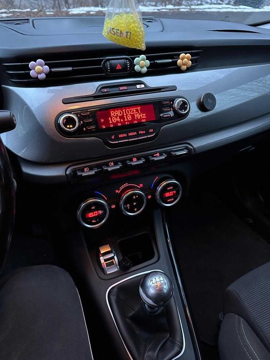 Alfa Romeo Giulietta 1.6 JTDm 105 KM 2011r  240 tys. km  3 tryby jazdy