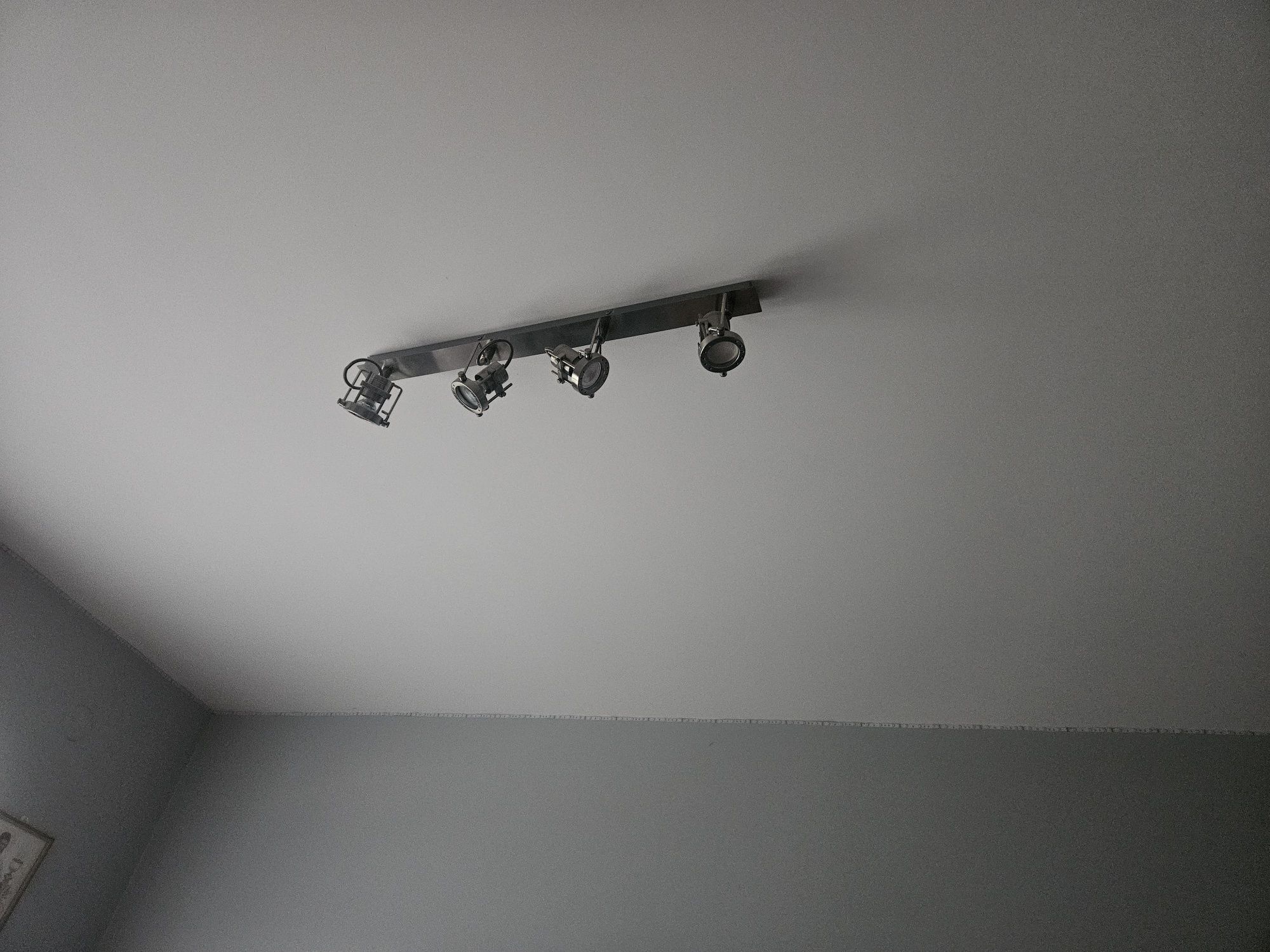Lampa listwa srebrna sufitowa ruchome klosze