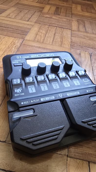 Vendo - Zoom G1 Four