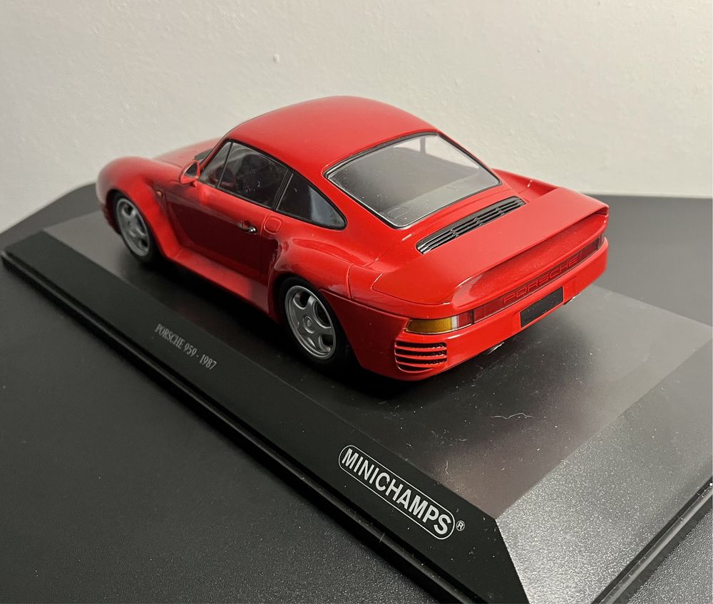 Модель Porsche 959 Minichamps 1/18 не Autoart не Kyosho