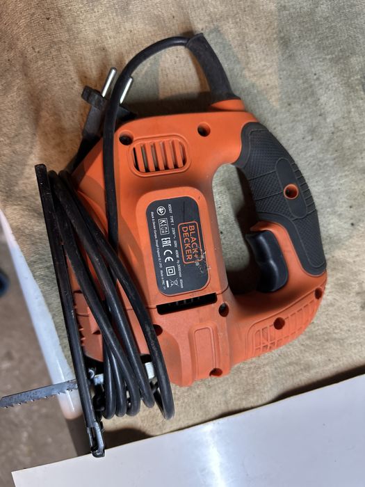 Wyrzynarka Black + Decker KS 501
