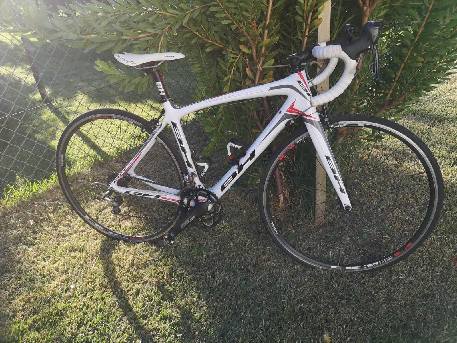 Bicicleta de estrada de carbono