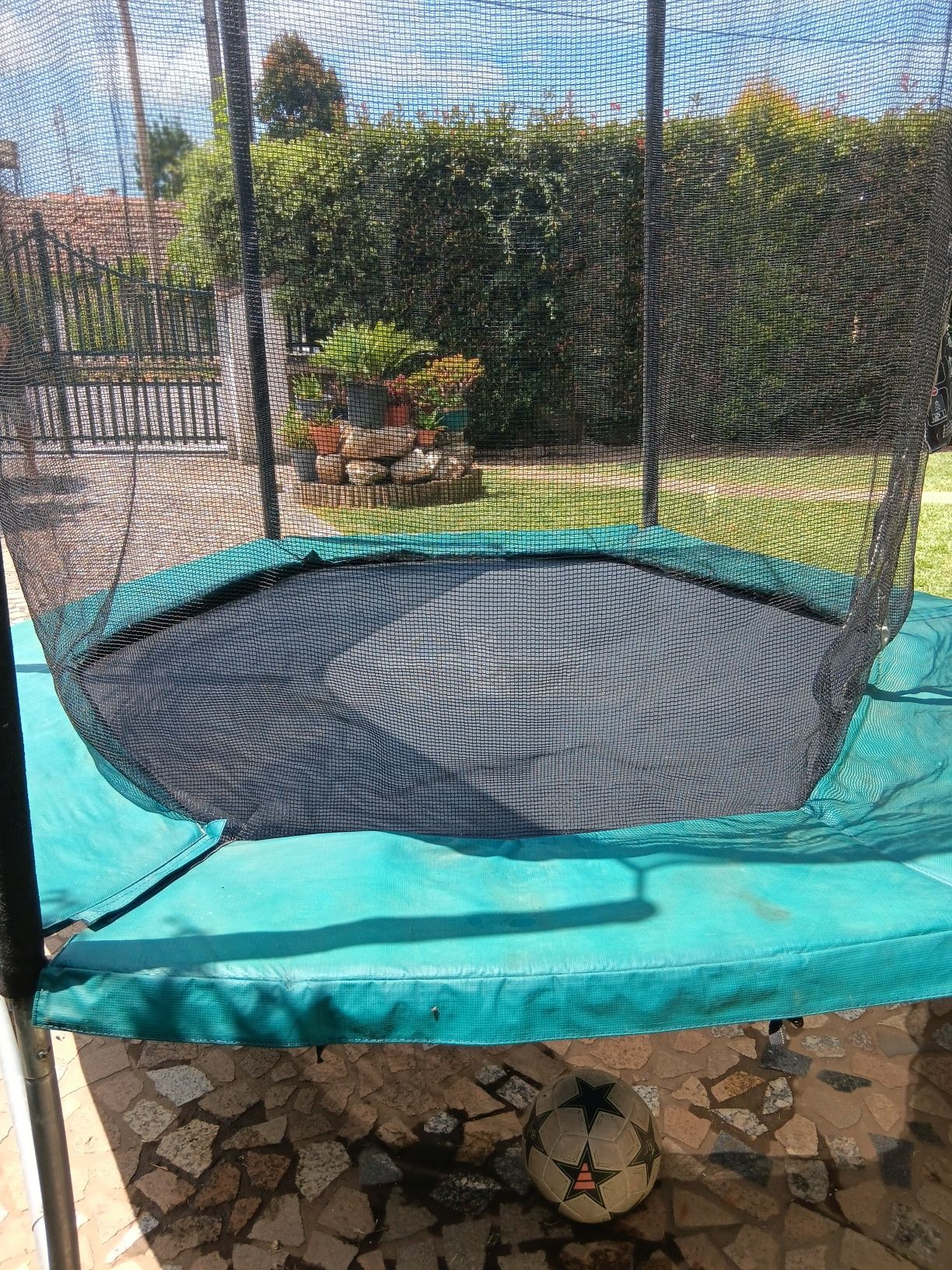 Vendo trampolim hexagonal 240