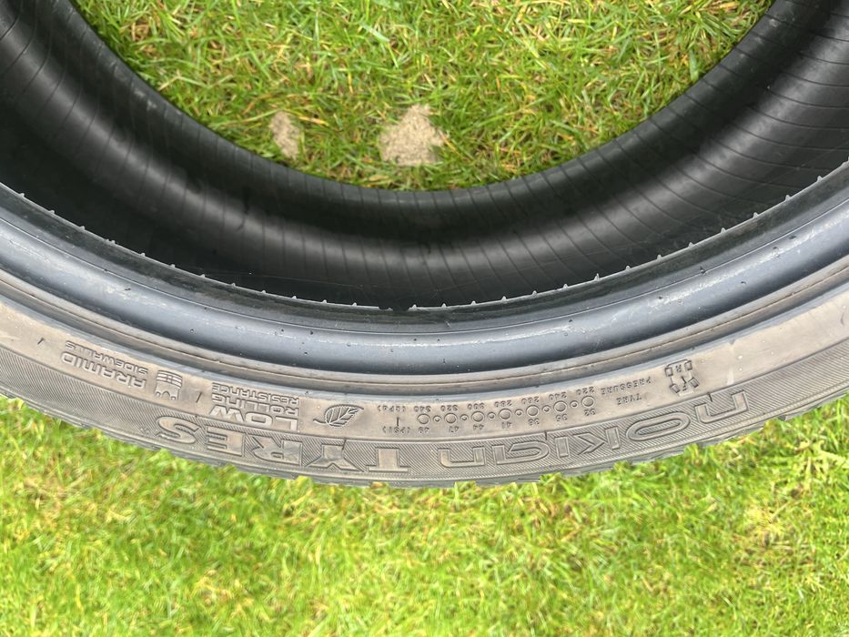 Opony zimowe nokian 255/40 r21