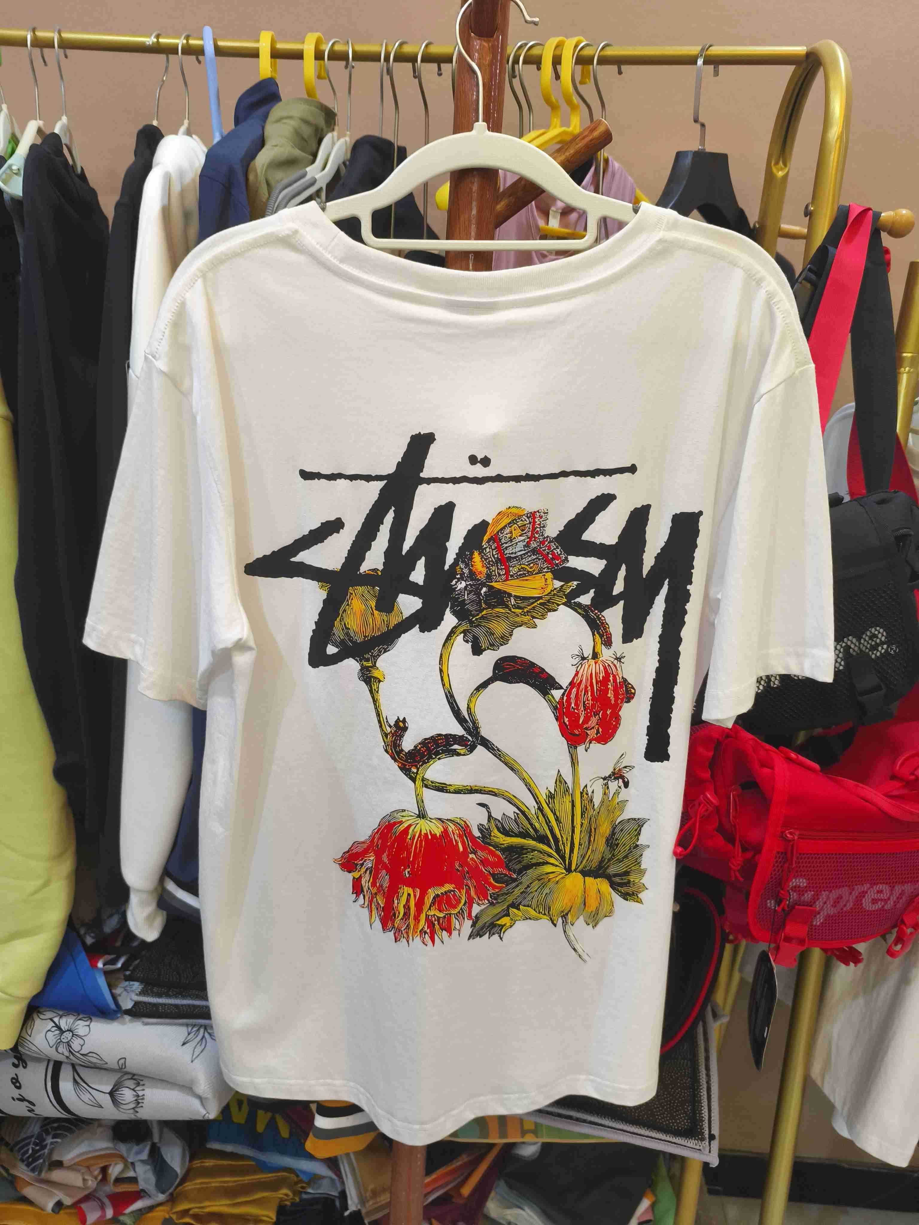Stussy, męska biała koszulka z nadrukiem letnim, rozmiar M