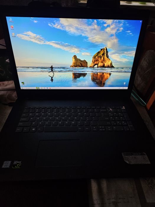 Laptop    Lenovo
