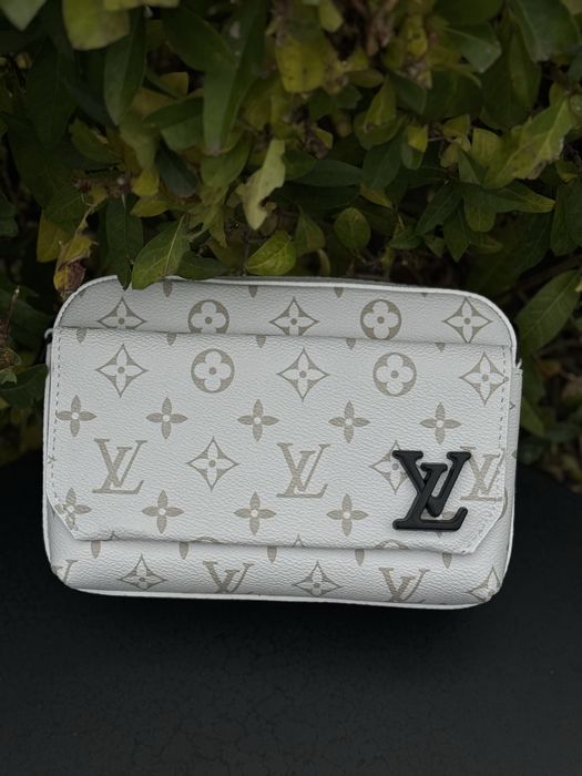 Сумка Louis Vuitton белая мужская черная барсетка LV шкіряна Луи Витон
