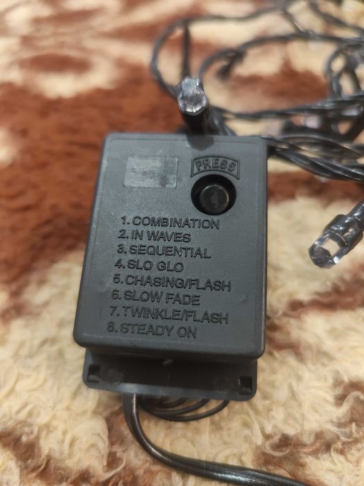 Гірлянди вогники: кристали (синя), шторка кульки (3 кольори)