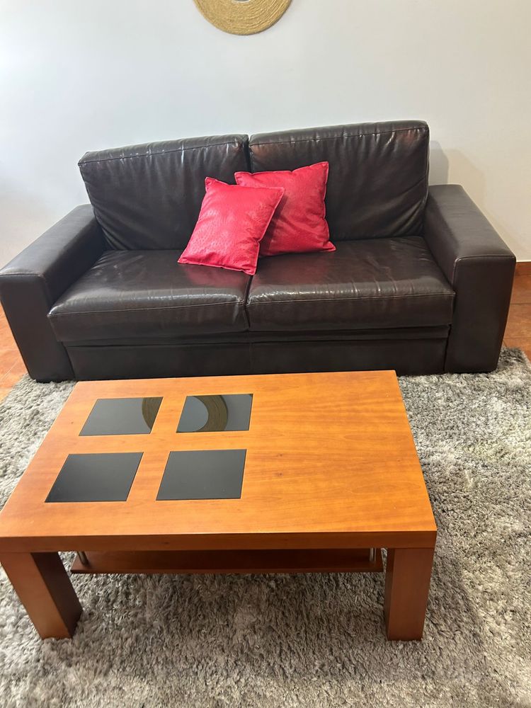 Mesa e sofá em conjunto ou separado