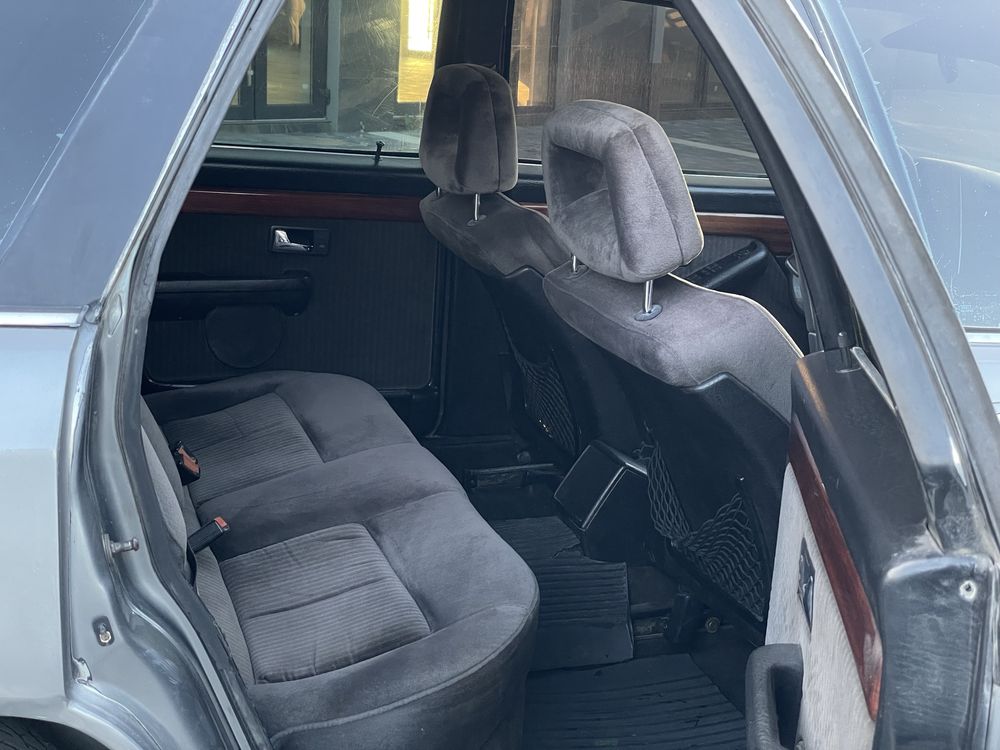 Audi 100 c3 2.3E