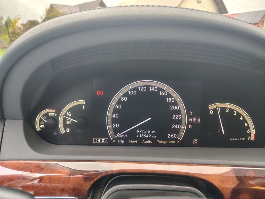 Mercedes-Benz W221