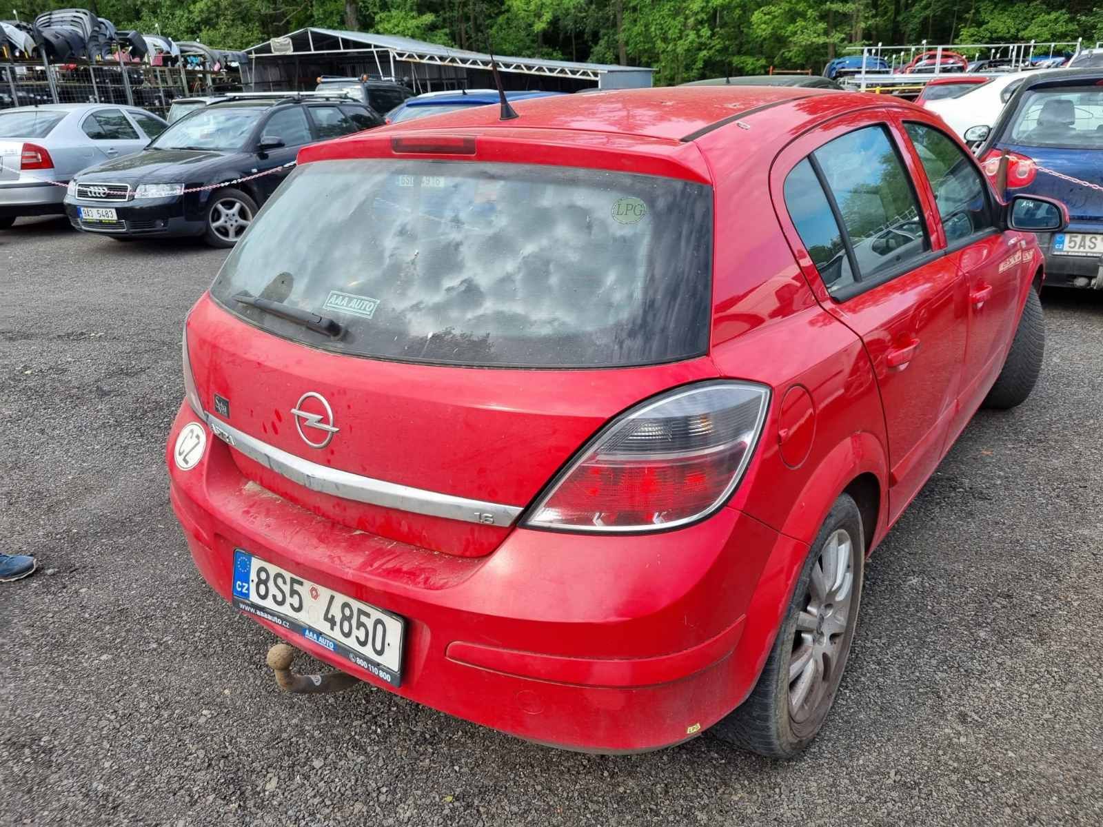 Opel Astra H 1.6i. 1.7-19 Двері Бампер ЕГУР рульову рейку, балку, фари