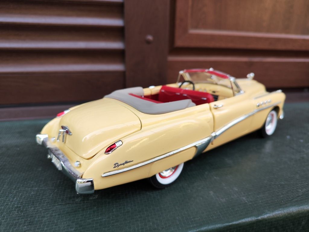 Buick roadmaster 1:18 MotorMax