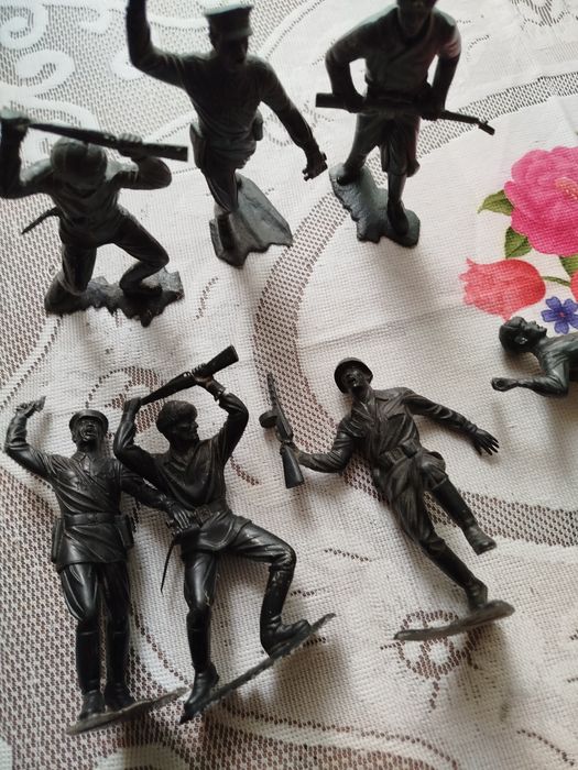 Продам солдатиков Дзи.