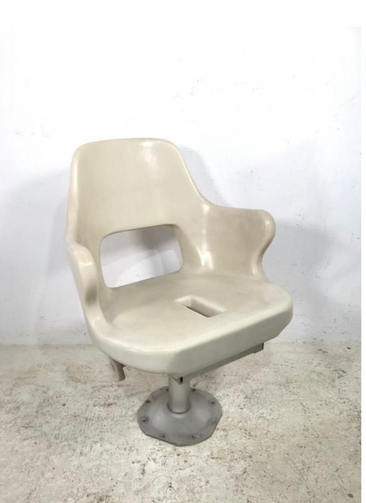 Cadeira de braços em fibra vintage design