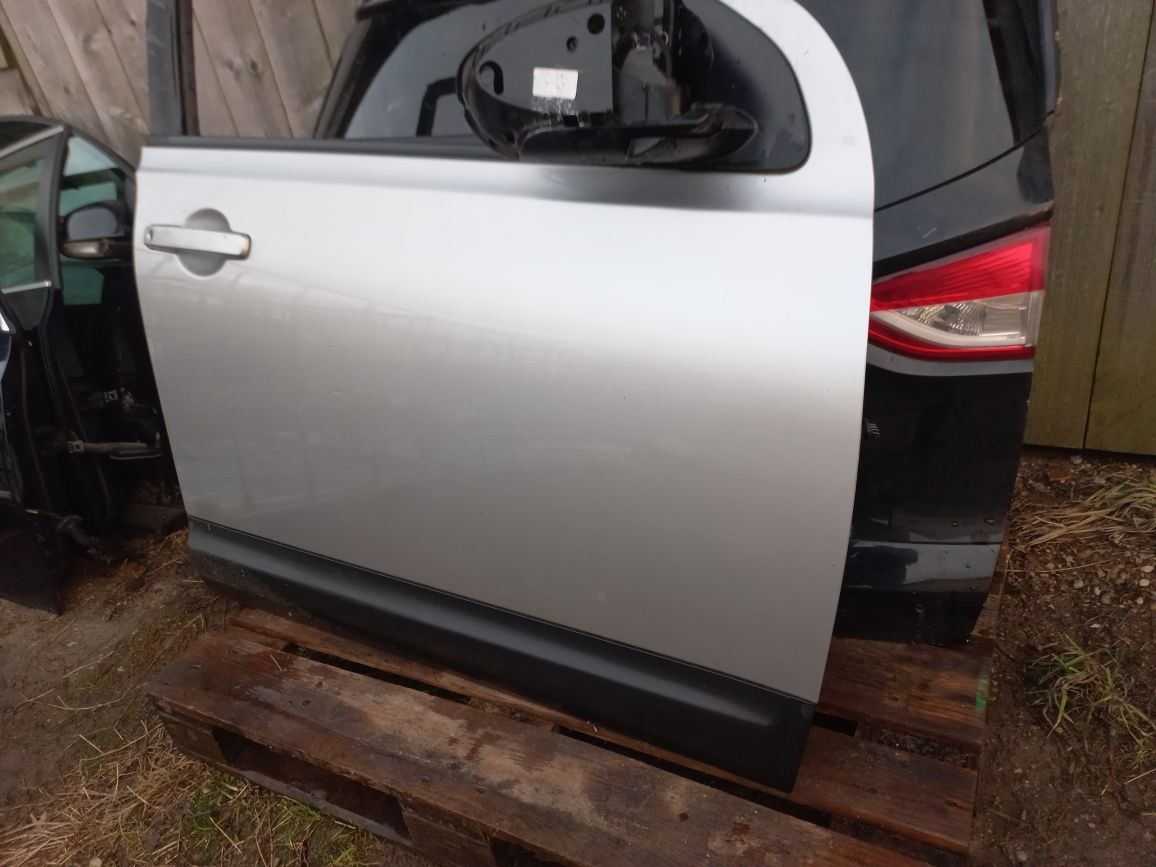 Drzwi prawe przód przednie kompletne nissan qashqai j10