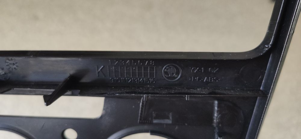 Перехідна рамка для магнітоли skoda a5