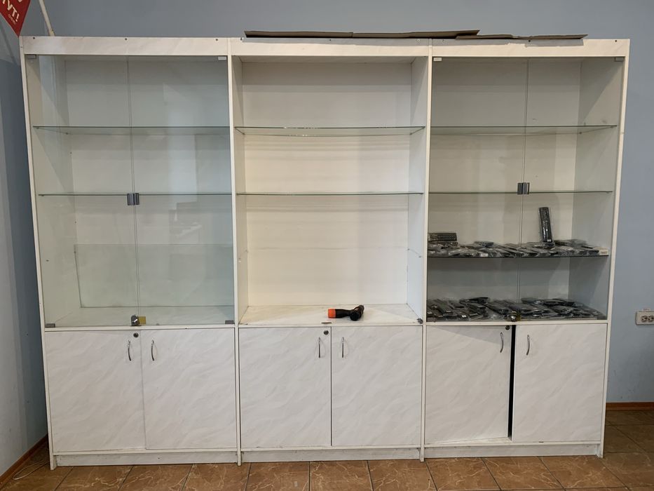 Продам вітрини 3шт