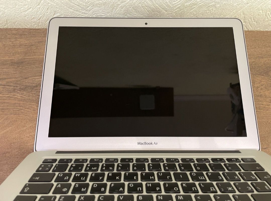 MacBook Air (13-inch 2017)