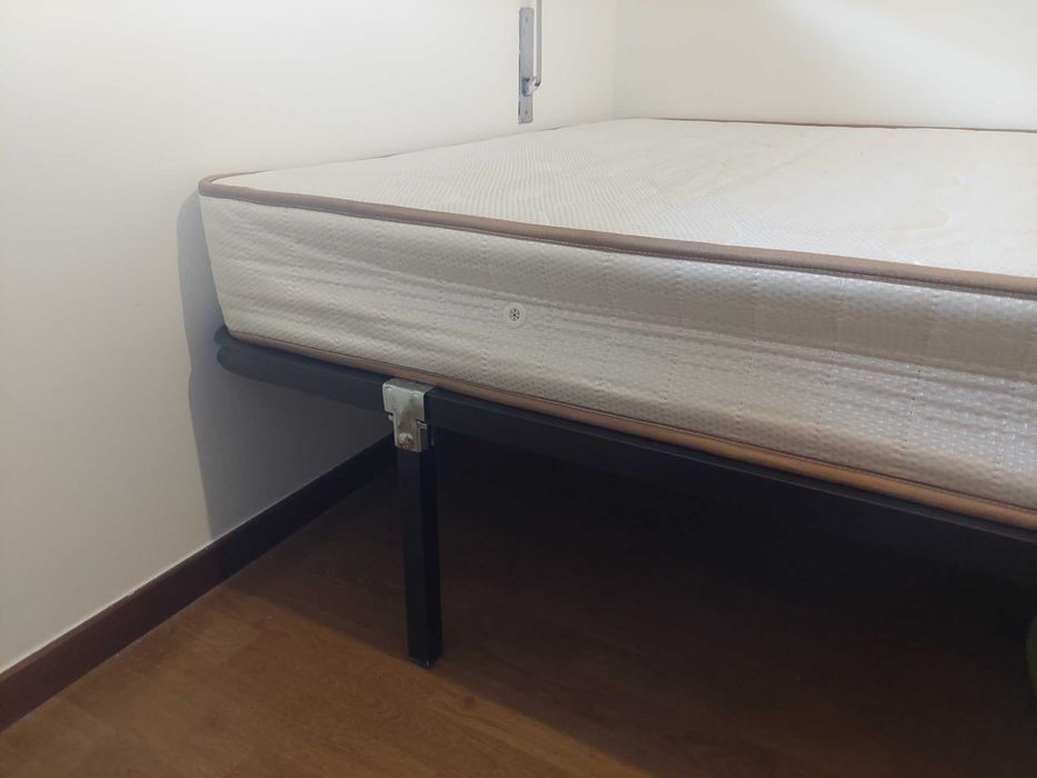 Estrado mais colchão 1,83m x 1,33m