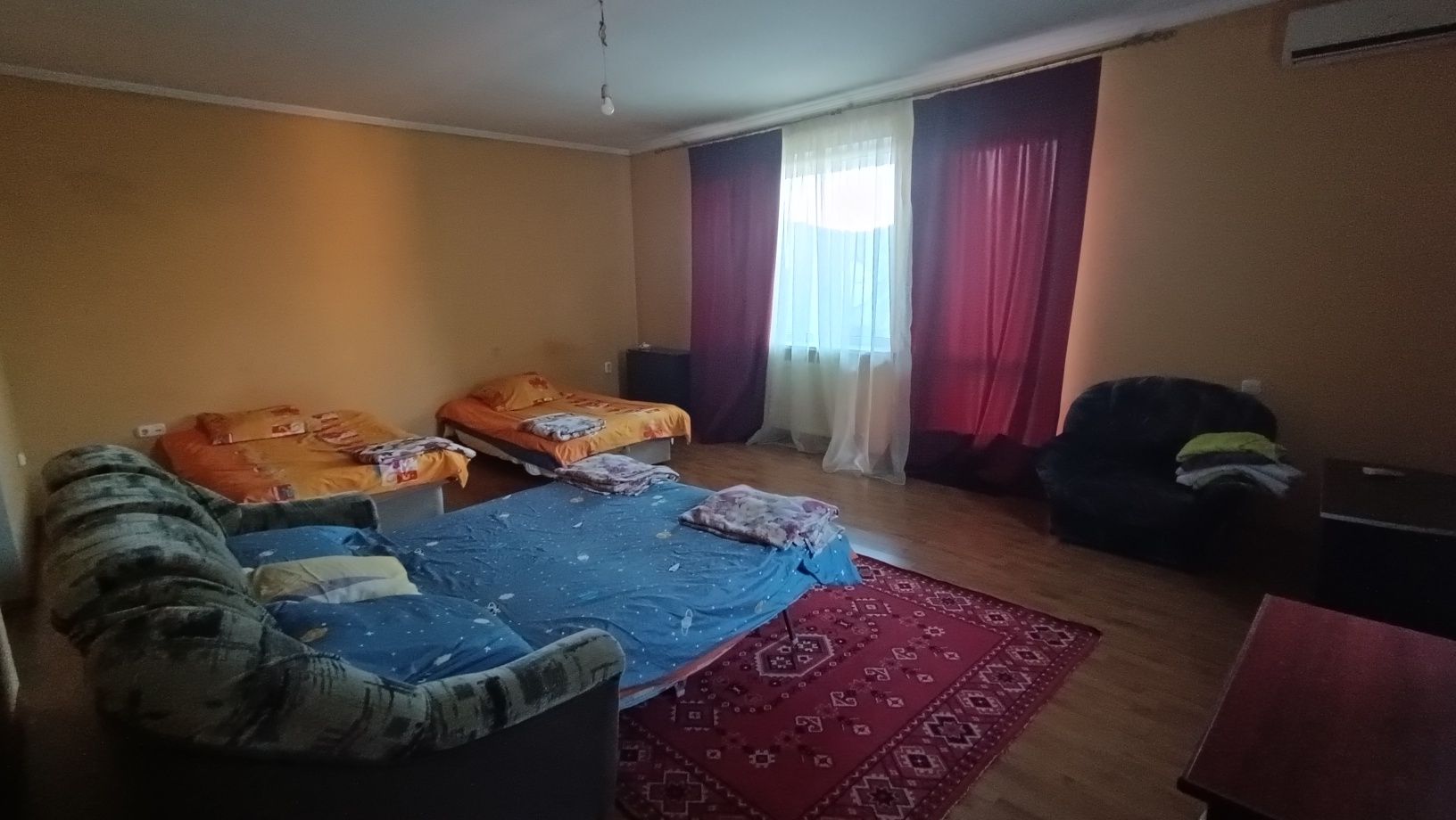 Сдам свои комнаты в 5-ти мин.от моря 16 ст.Б.Фонтана п-ж Золотой берег
