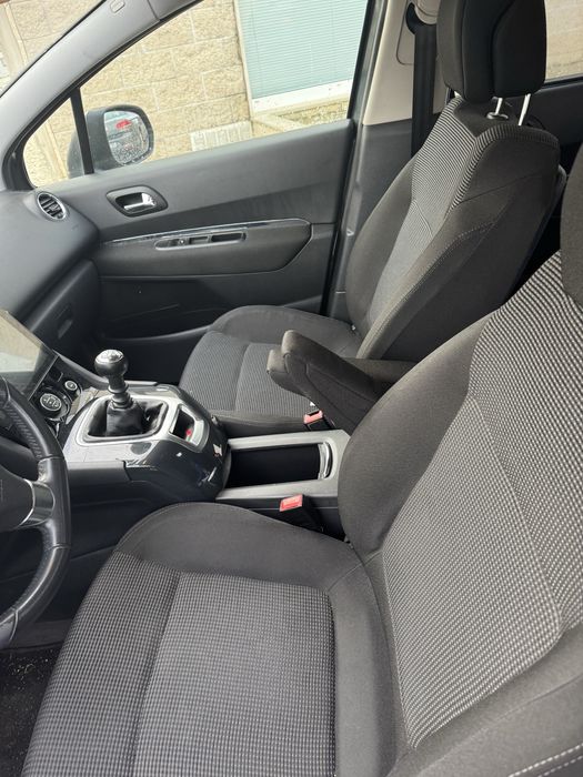 Peugeot 5008  1.6 hdi